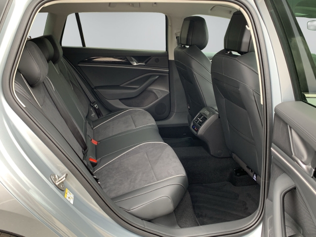 Passat Variant 2.0 TDI DSG AHK Area View Navi SHZ