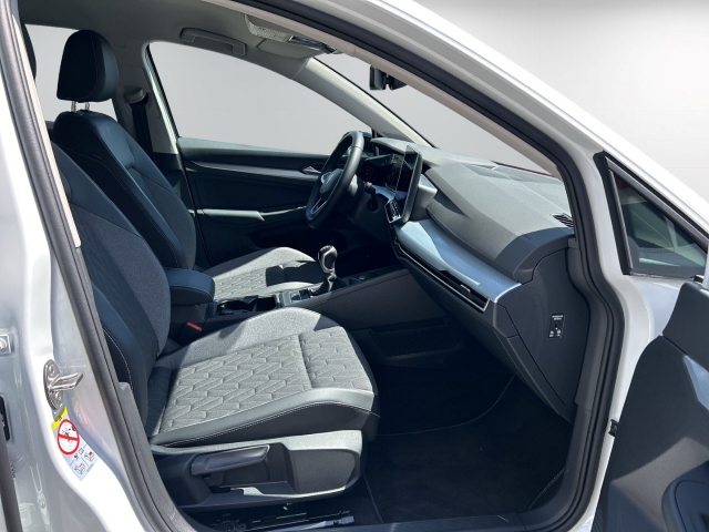 Golf VIII 1.5 TSI ACC 4Season SHZ App-Connect
