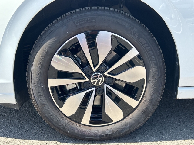 Golf VIII 1.5 TSI ACC 4Season SHZ App-Connect