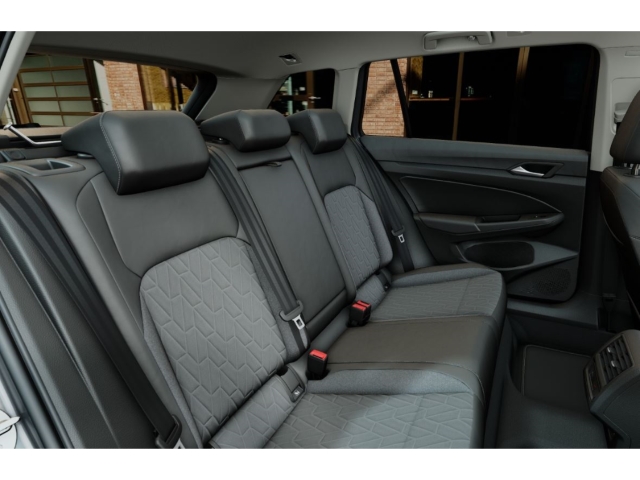 Golf Variant VIII Energy 1,5 eTSI DSG AHK RFK SHZ Navi