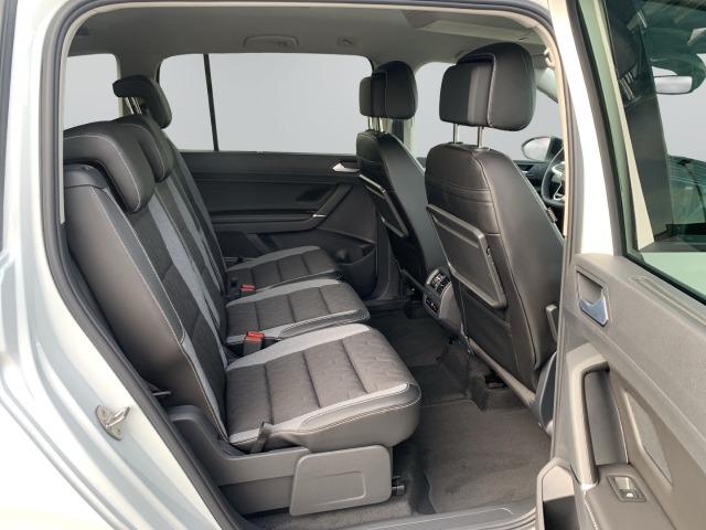 Touran ENERGY R Line 1,5TSI DSG 7-Sitzer AHK RFK