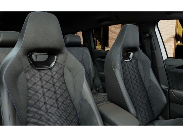 Tayron R-Line 1,5 eHybrid DSG AHK HD-MATRIX 20''