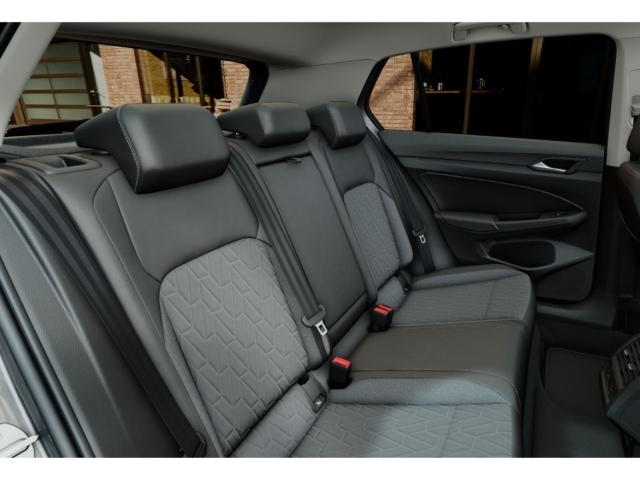 Golf VIII ENERGY 2,0TDI 6-Gang AHK ACC SHZ RFK