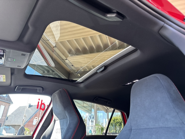 Golf VIII GTI EDITION 50 2,0 TSI DSG Performance