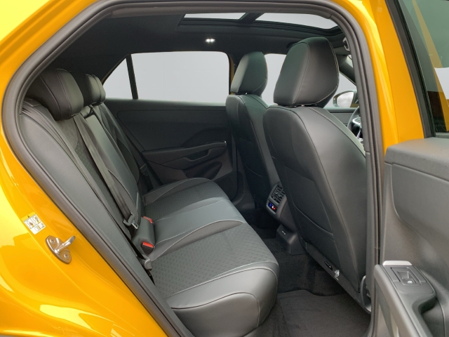 T-Roc R-Line 1.5 eTSI DSG Panoramadach EasyOpen