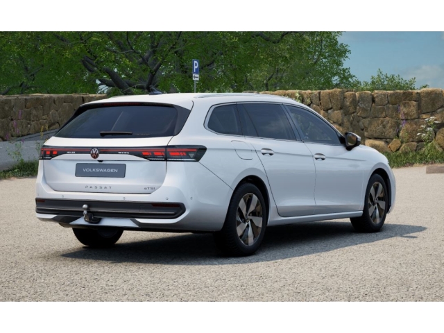 Passat Variant Business 1,5 eTSI DSG AHK Matrix RFK