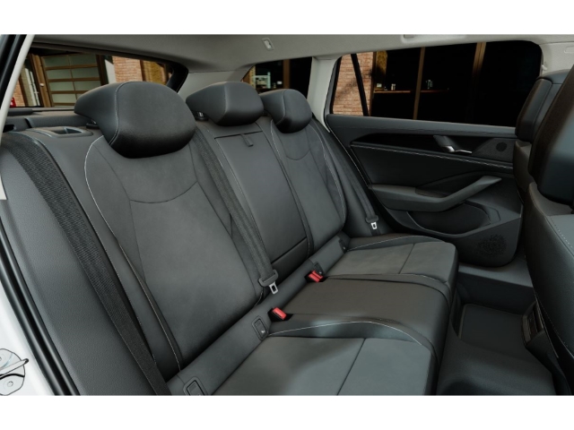 Passat Variant Business 1,5 eTSI DSG AHK Matrix RFK