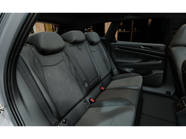 ID.7 Tourer Pro S 86 kWh AHK AreaView Matrix