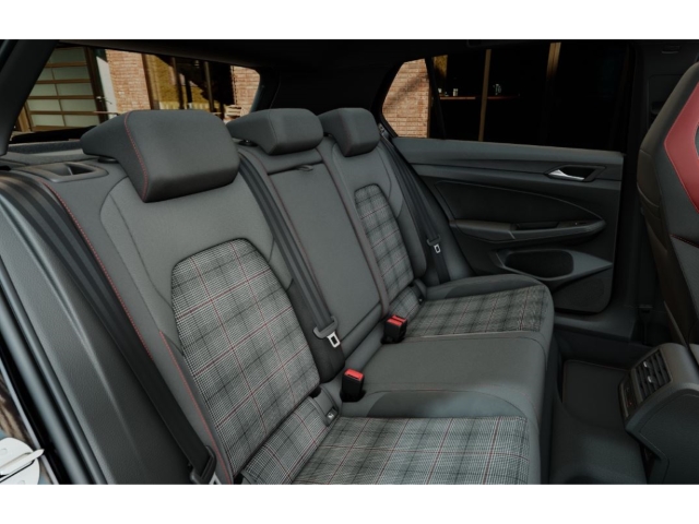 Golf VIII GTI 2,0 TSI DSG AHK 19''LM RFK SHZ Black