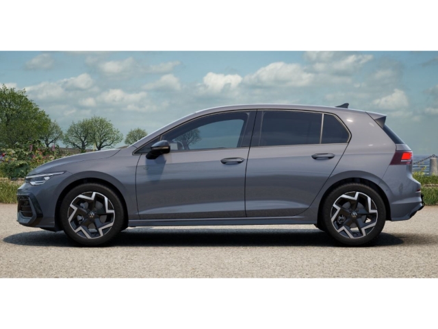 Golf VIII R-Line 1,5 TSI  6-Gang AHK ACC Black Style