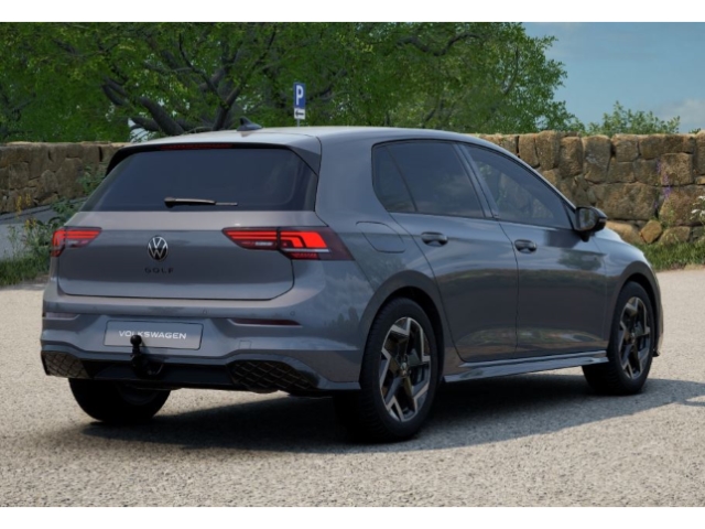 Golf VIII R-Line 1,5 TSI  6-Gang AHK ACC Black Style