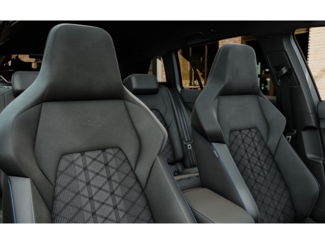 Golf VIII Variant R-Line 1,5 eTSI DSG AHK ACC RFK SHZ