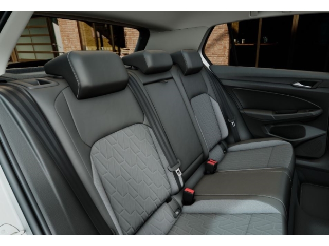 Golf VIII ENERGY 1,5TSI 6-Gang  LED ACC SHZ 4Season