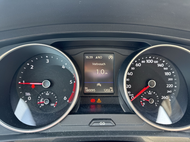 Tiguan 2.0 TDI Active AHK Nav ACC Fahrschulwagen